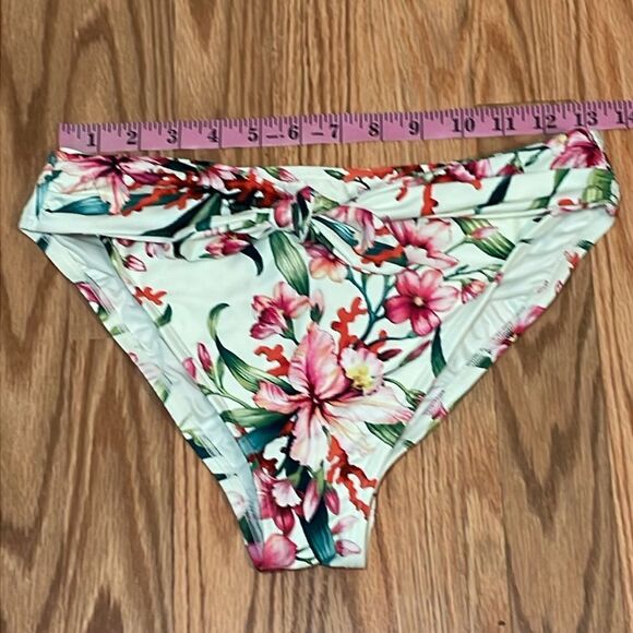 Carmen Marc Valvo Bikini, tie front floral, 2 piece set, Medium - Picture 4 of 13